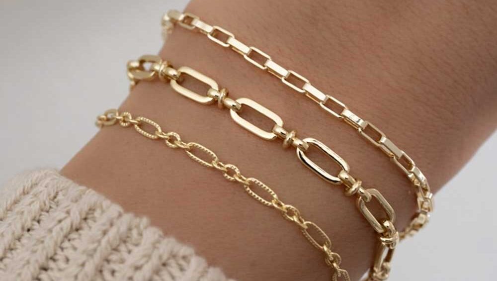 Chunky Chain Bracelets Adding Bold Texture to Minimal Outfits